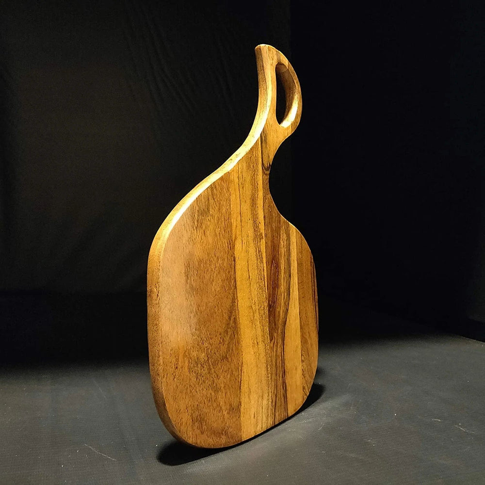 BEAUTIFULLY DESIGNED ACACIA WOOD CHOPPING BOARD