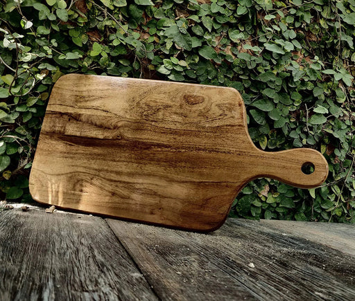 BEAUTIFUL WOODEN CHOPPING BOARD