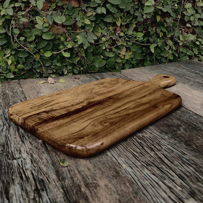 BEAUTIFUL WOODEN CHOPPING BOARD