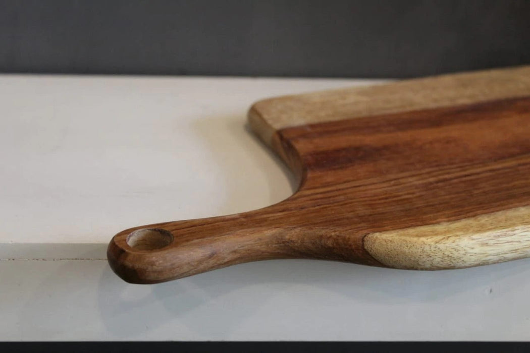 WOODEN CHOPPING BOARD